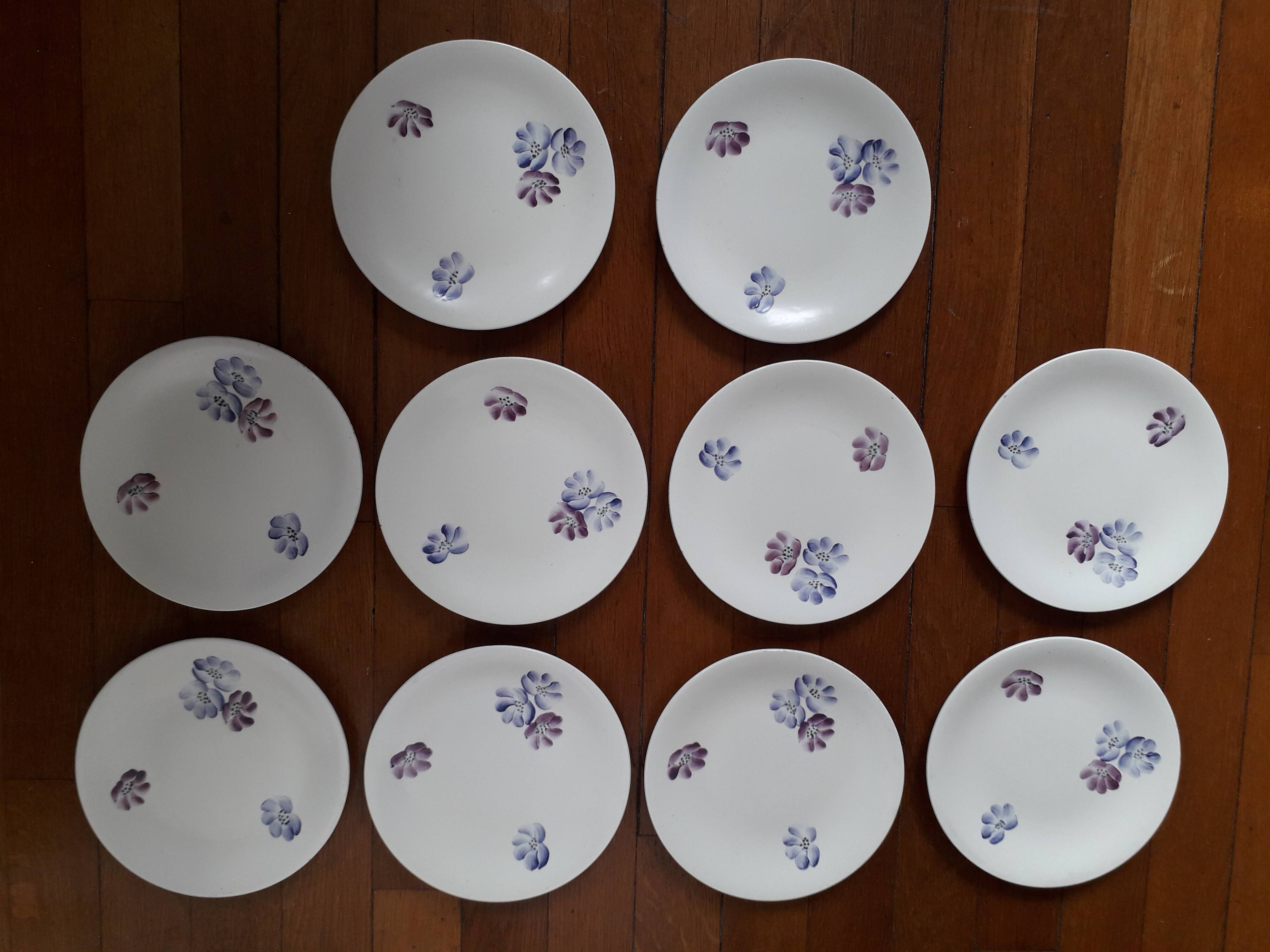 10 dessert plates from the Longchamp factory
