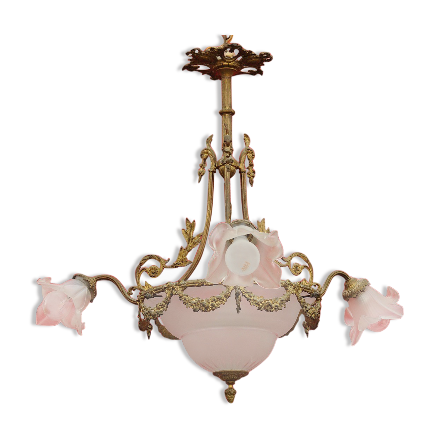 Bronze chandelier with three tulips