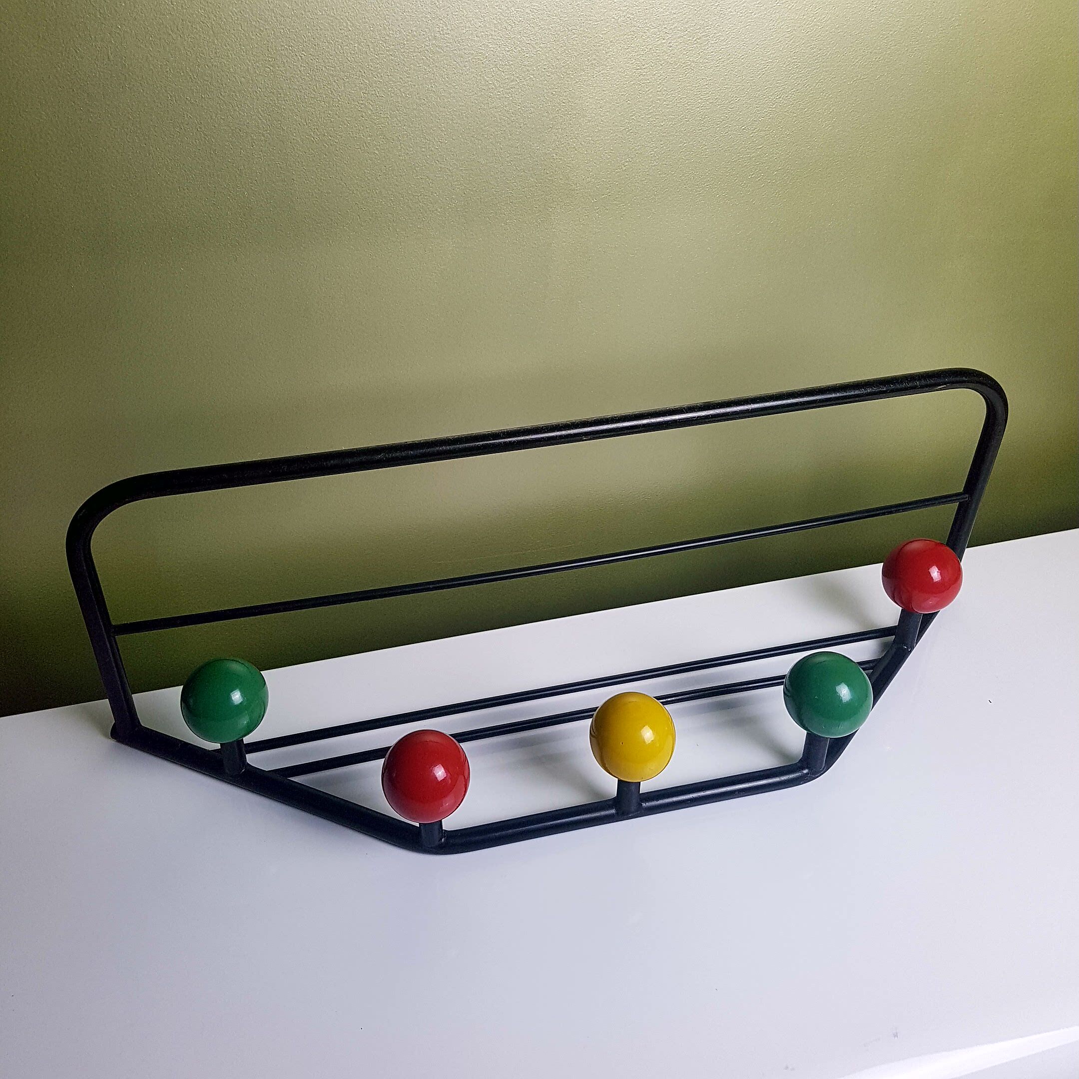 Cloakroom 5 coat hooks in colorful wood balls