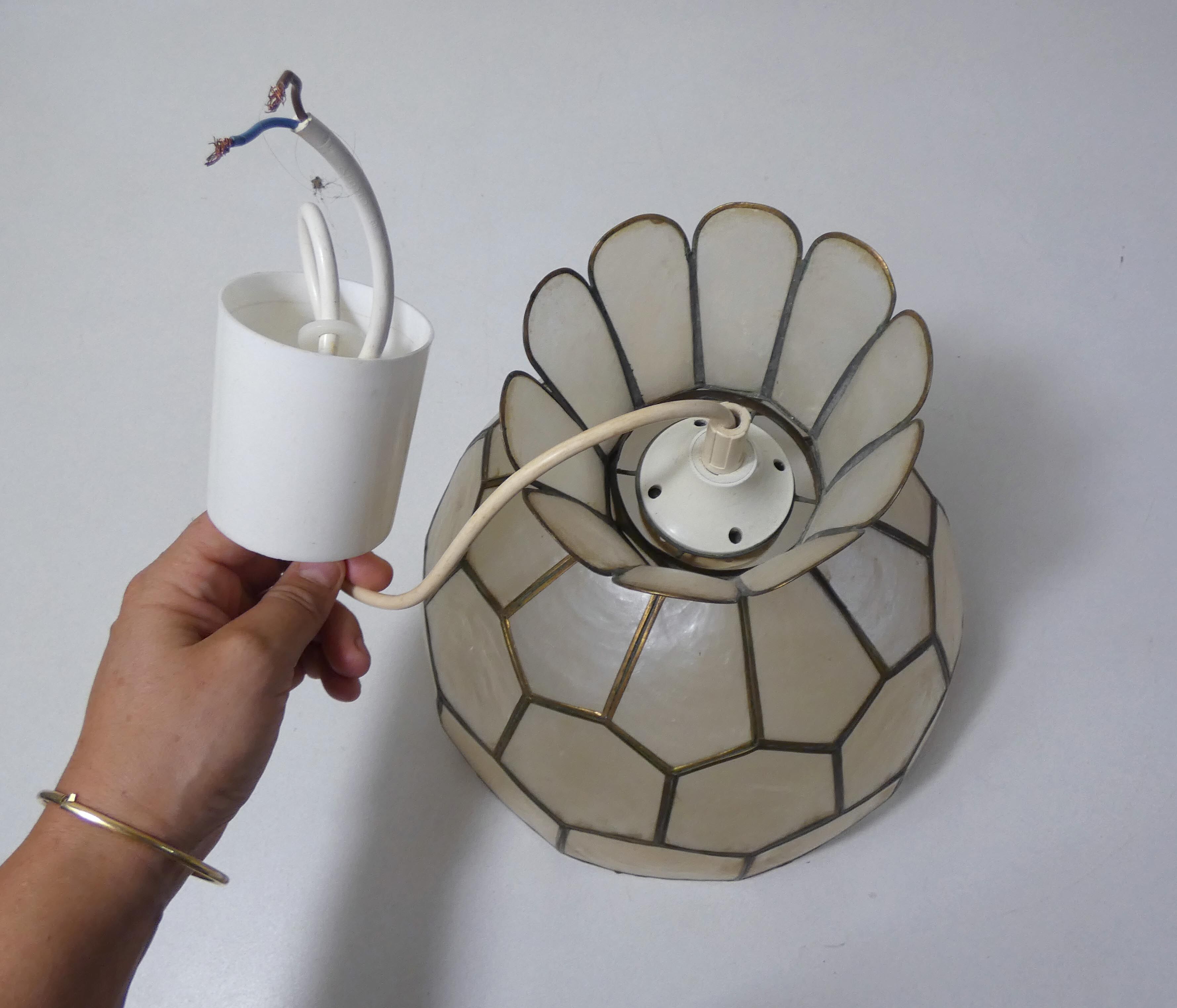 Suspension en nacre et laiton