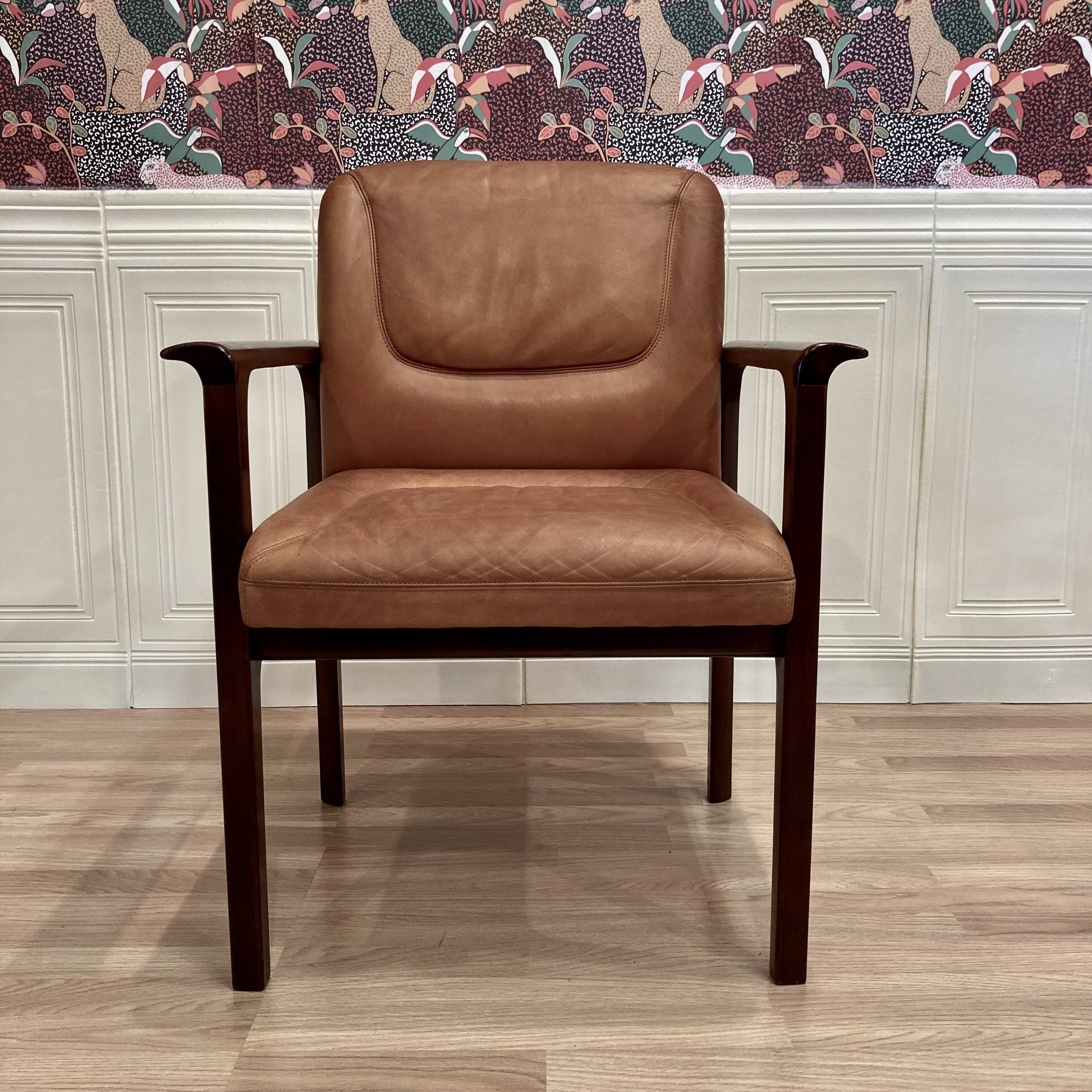 Fauteuil cuir "design 1960".