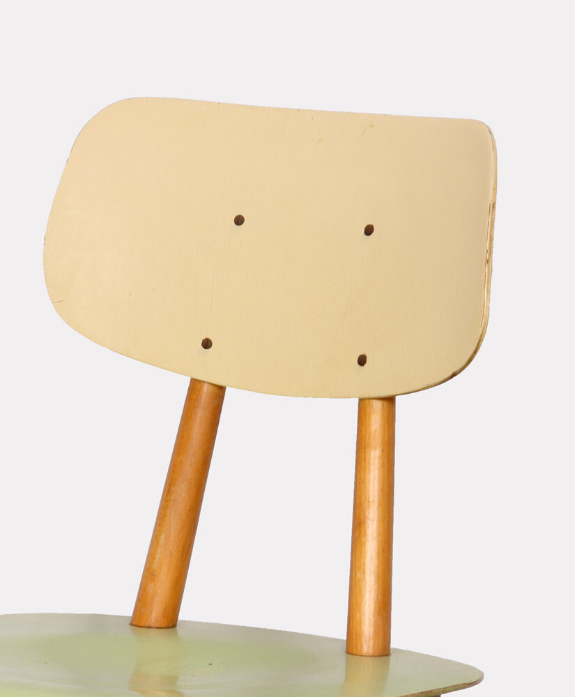 Suite de 4 chaises vertes pour Ton, 1960