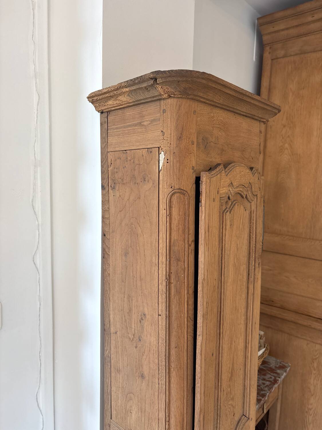 Aero-blasted entrance furniture