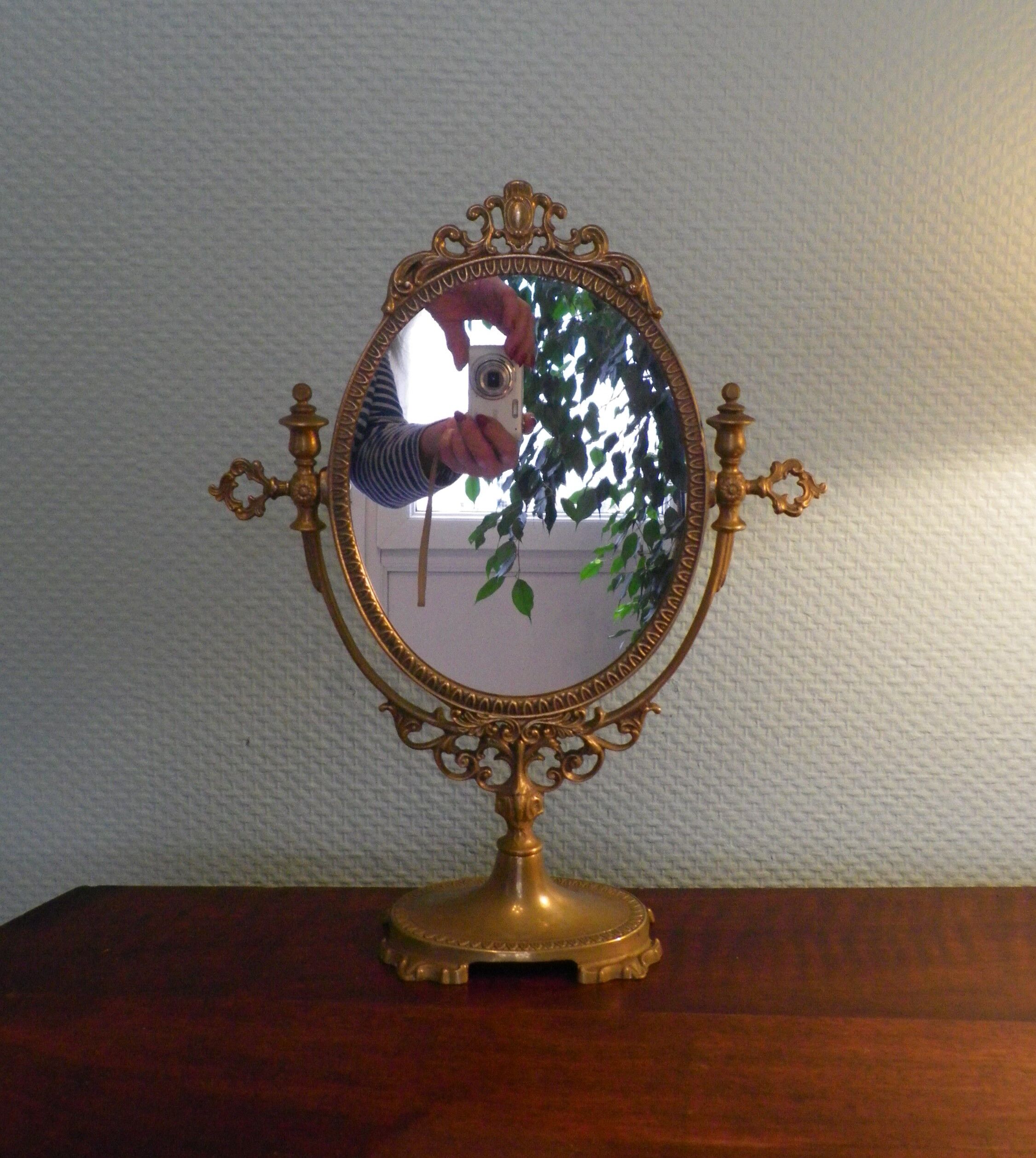 Psyche mirror in brass 39x30cm
