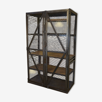 1950 mesh showcase in metal and oak