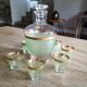 Carafe granitée avec 7 petits verres aucun fêle art déco