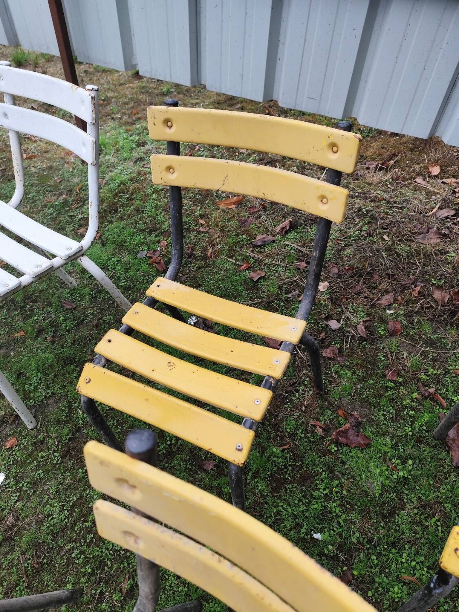 Set of 13 garden chairs made of iron slats and tubes