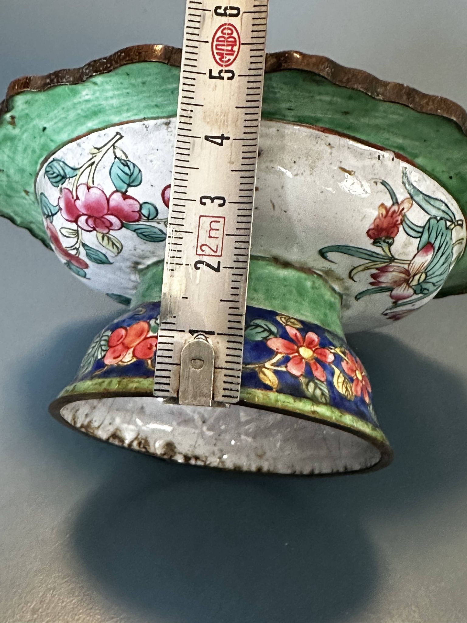 Pair of footed bowls in Canton enamel – China – floral decoration – F