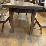 Farm table with its 2 benches.