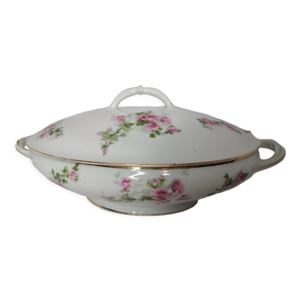 Porcelain tureen