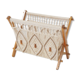 Macramé magazine holder