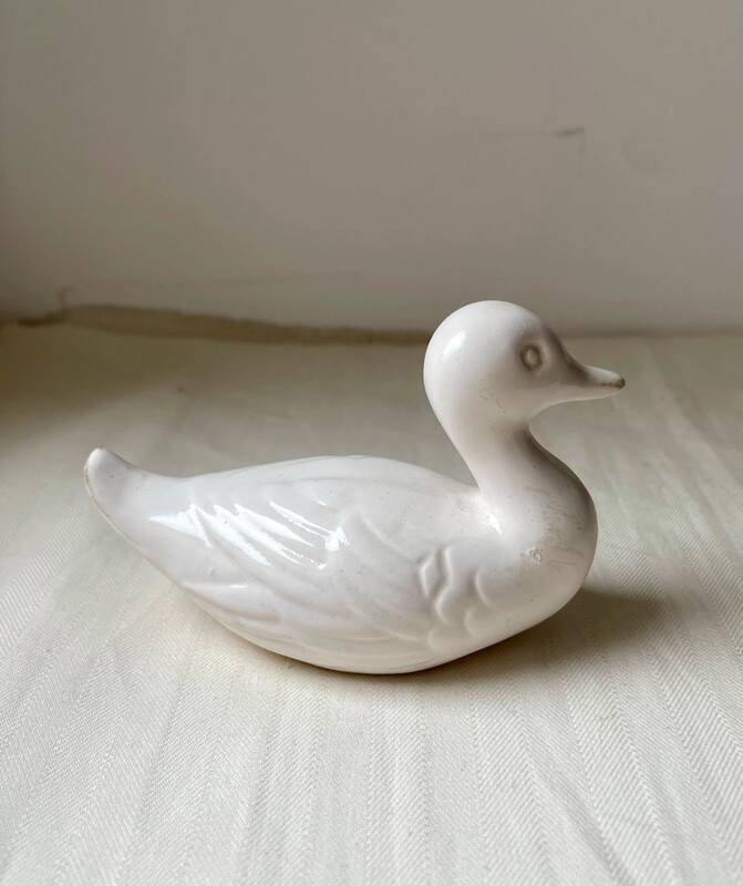 11 cm duck in vintage white earthenware