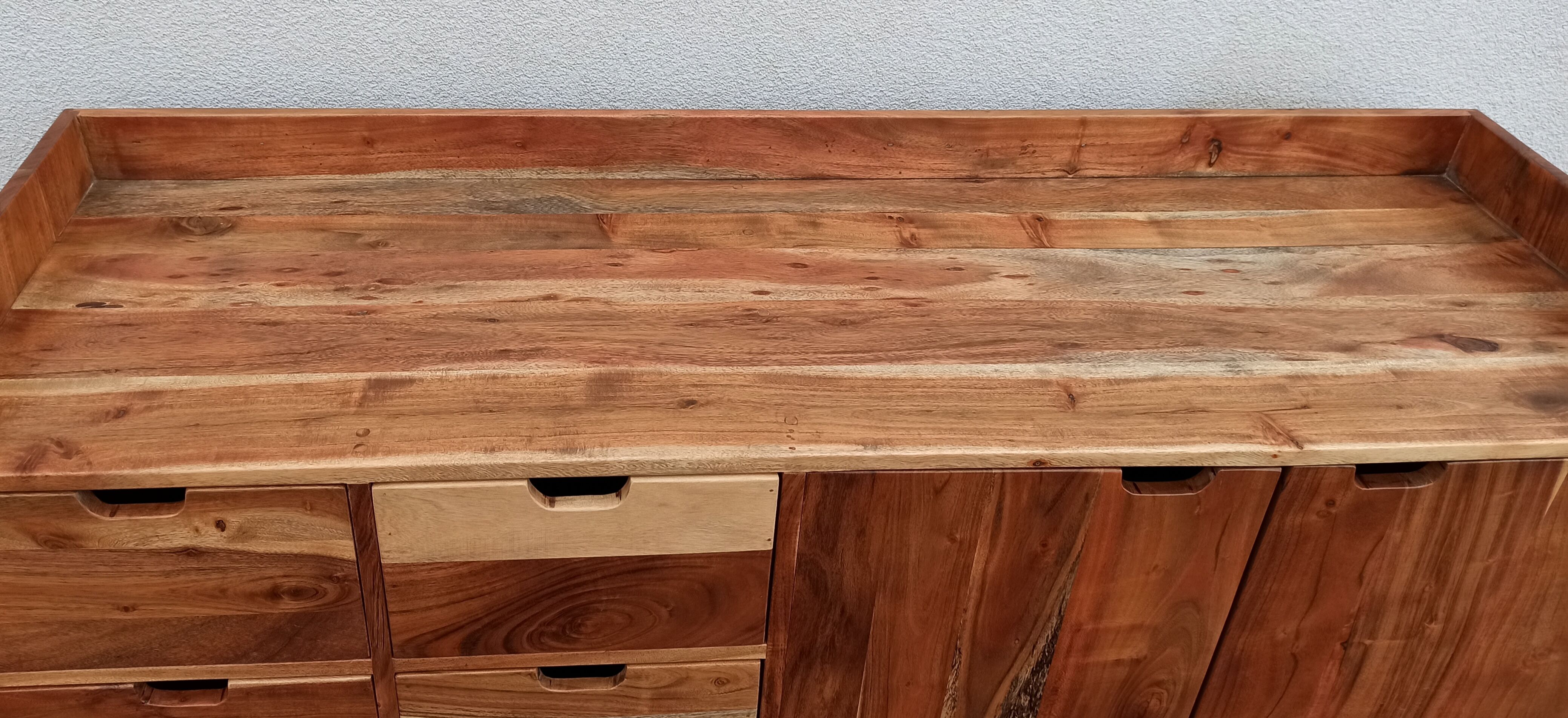 Wooden dresser with 8 drawers and 2 doors