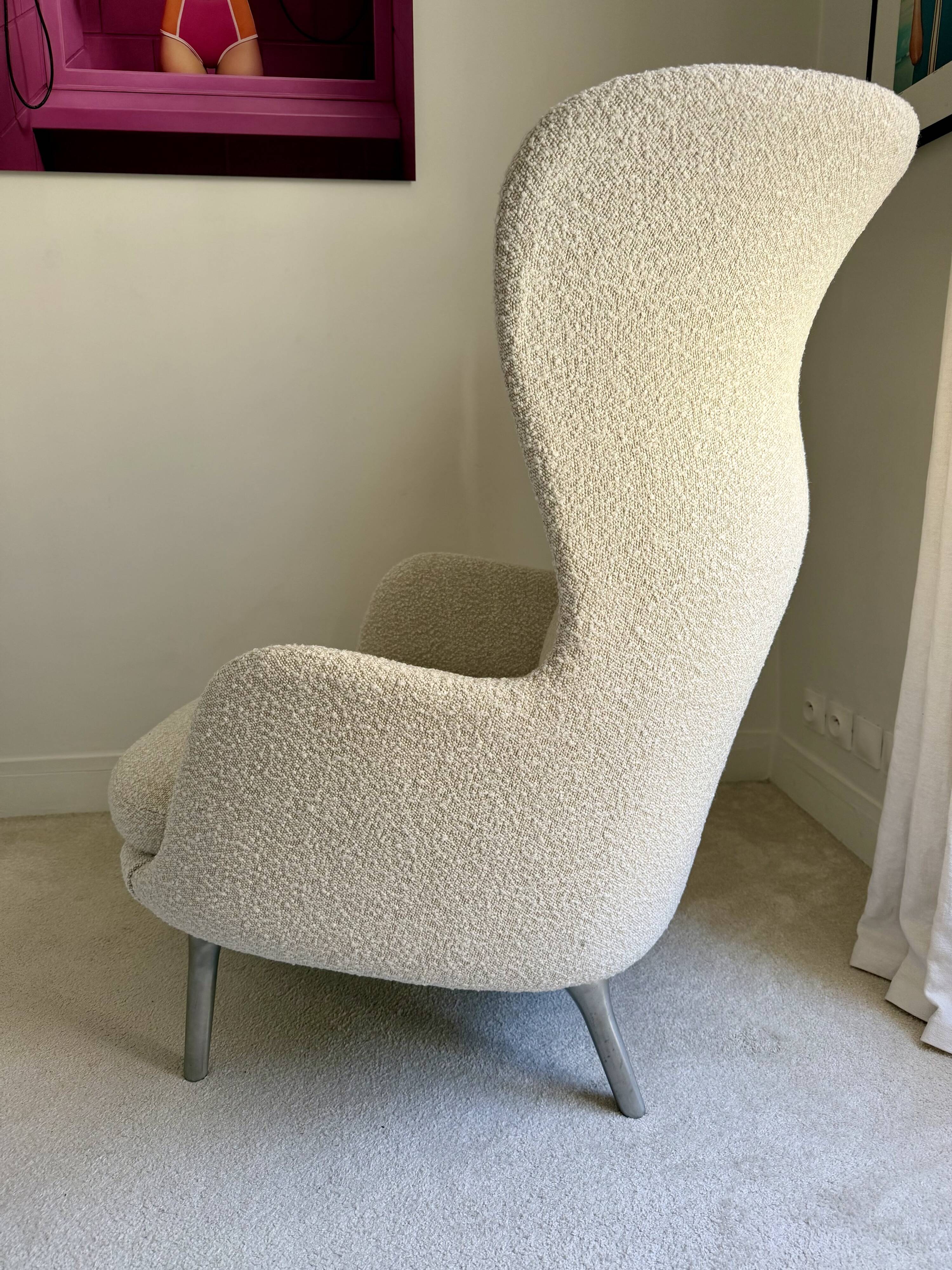 FRITZ HANSEN - Ro Armchair Boucle Fabric Aluminium Legs