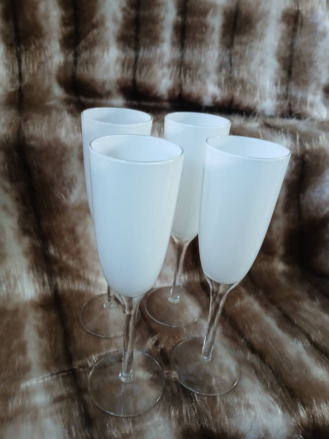 4 white champagne flutes