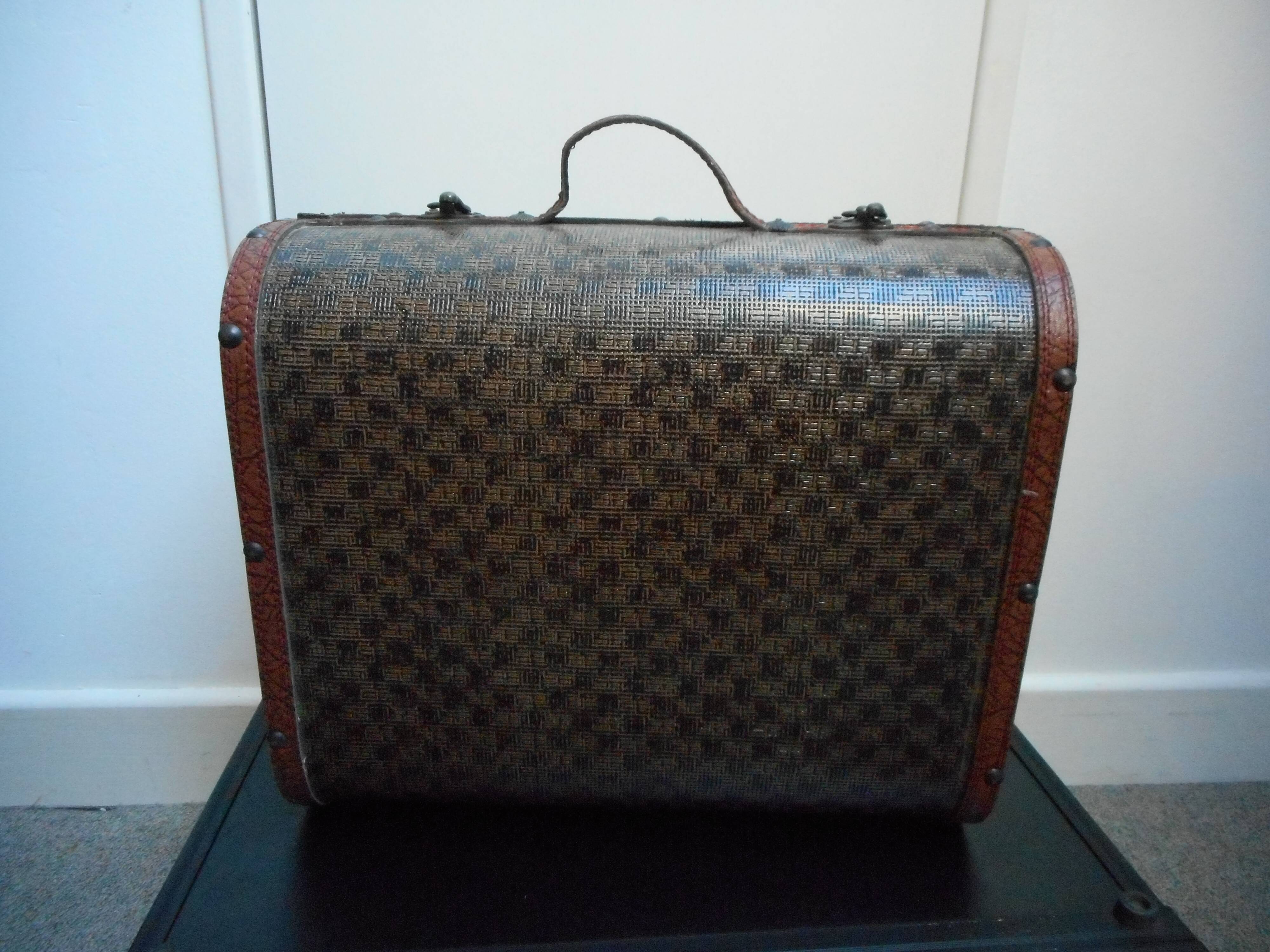 Valise vintage en bois