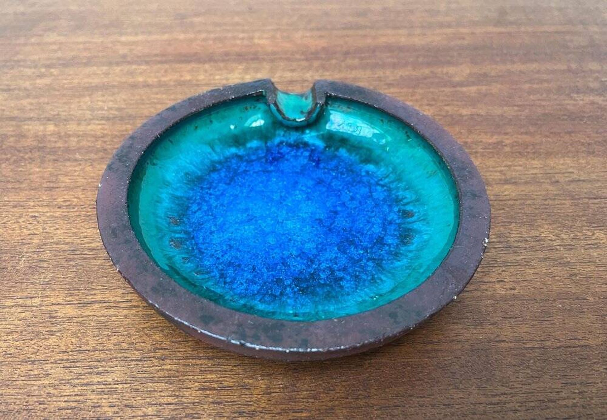 Ashtray or bowl in brutalist studio pottery by Gerhard Liebenthron, mid-century, 1960s, 1968.