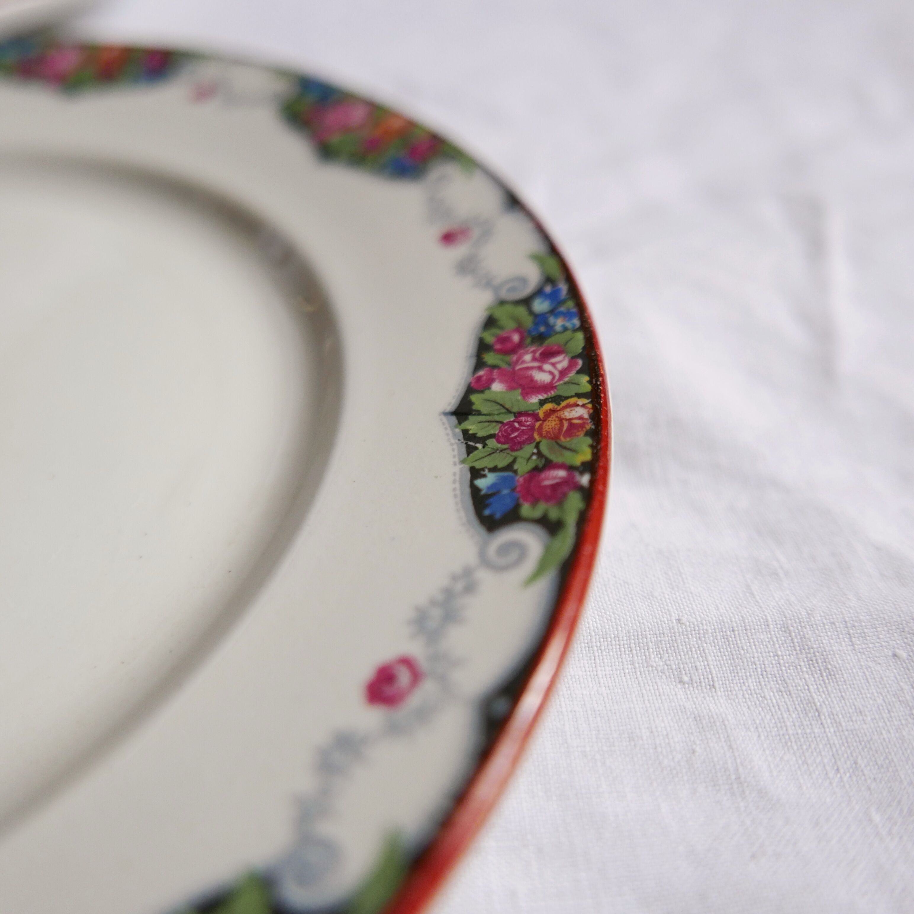 Lot of 5 dessert plates - iron earth