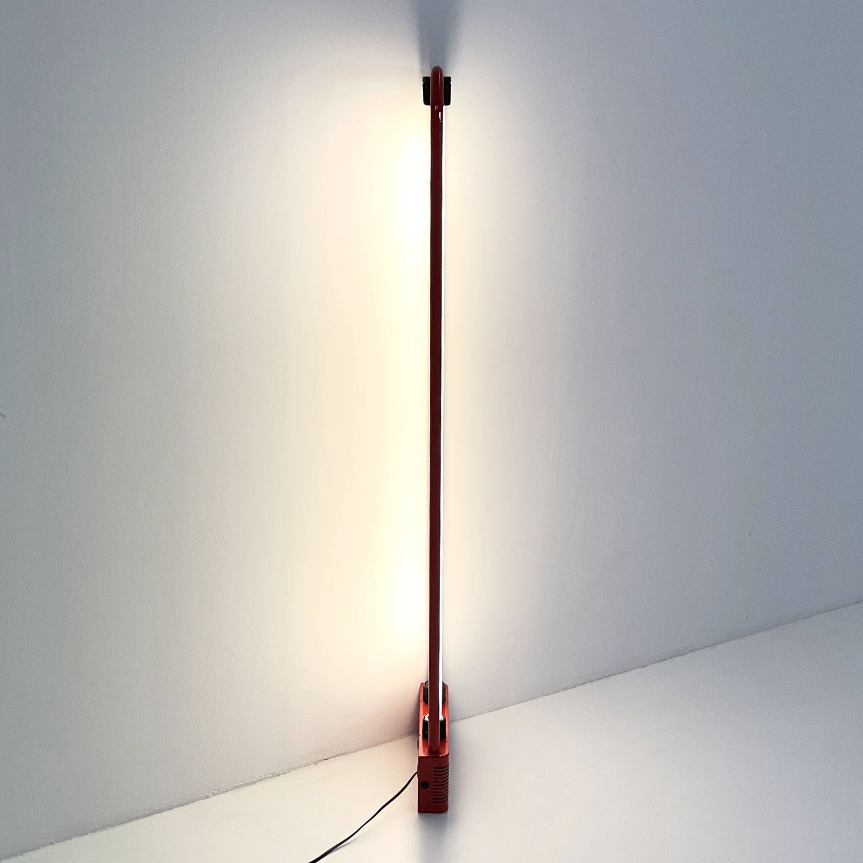 Lampadaire rouge par Gian N. Gigante pour Zerbetto, 1980