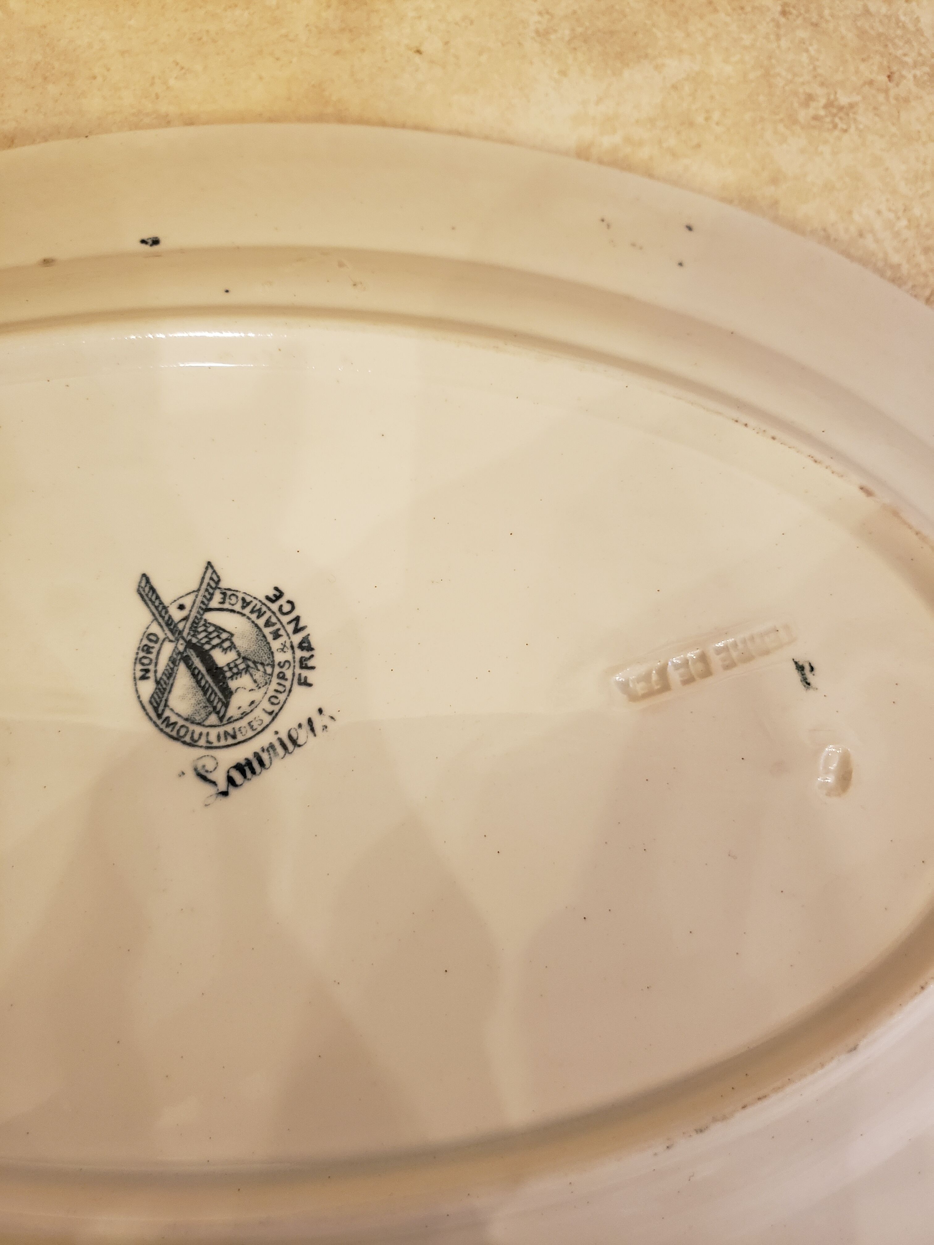 Oval dish " Laurels" Wolf mill and hamage