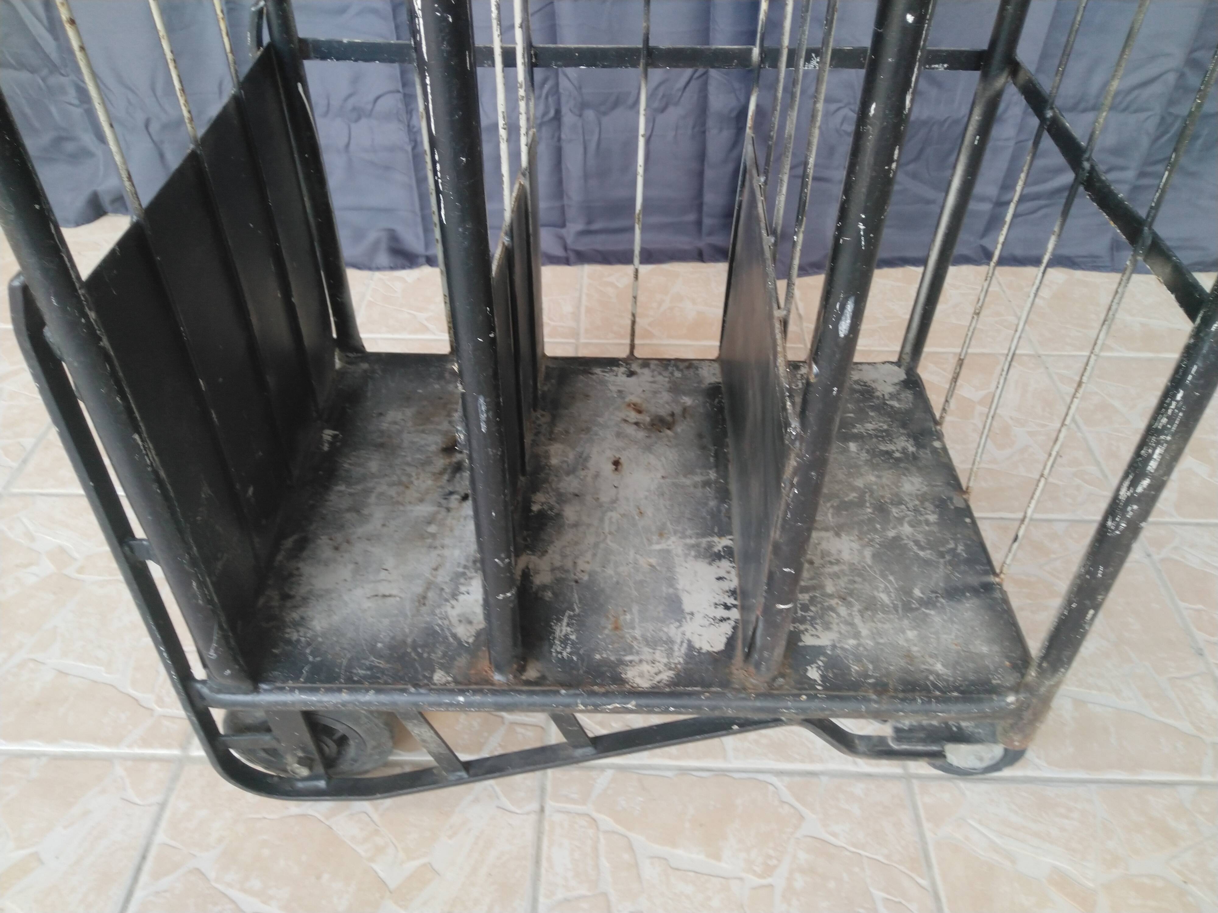 Postal sorting trolley with wheels