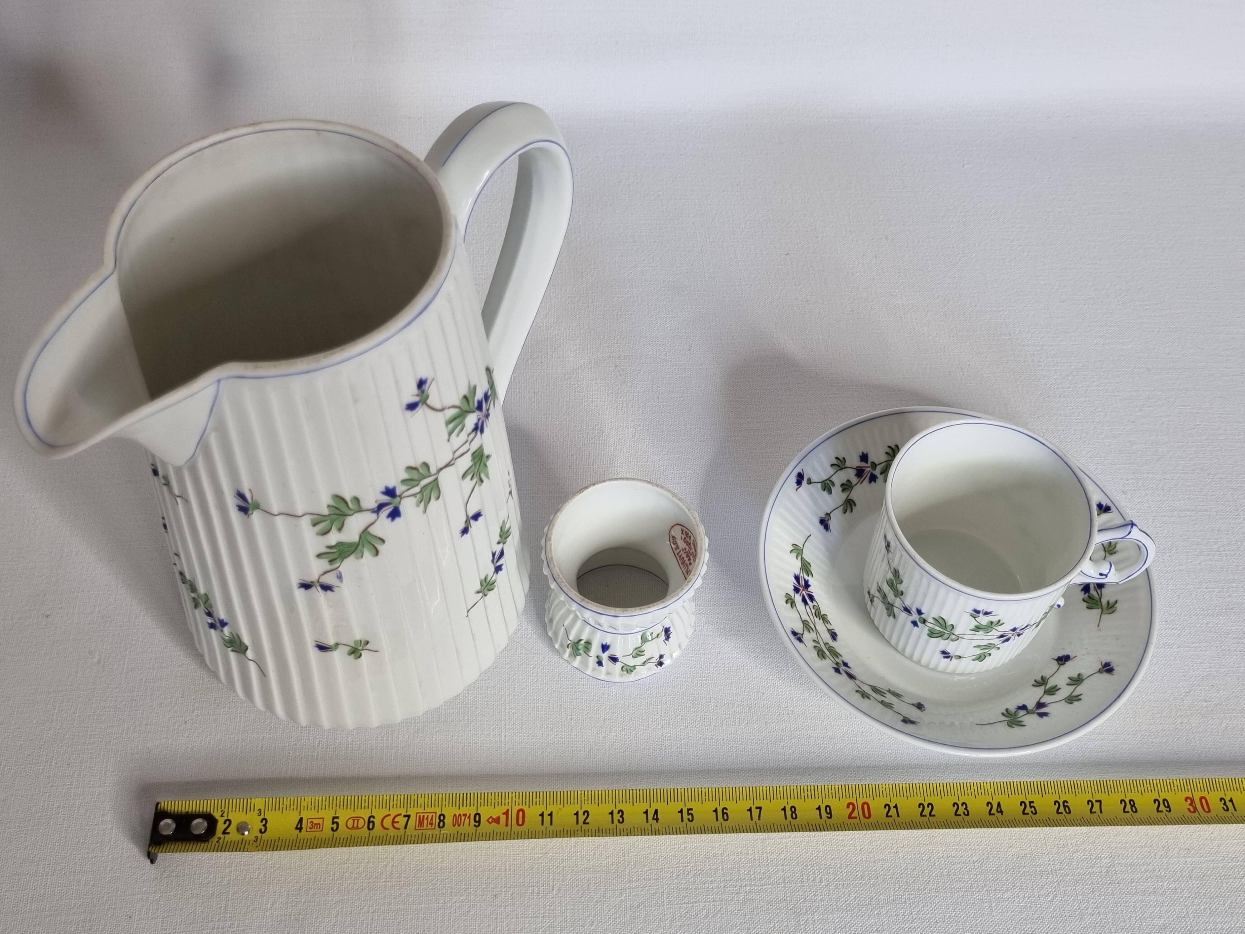 Pillivuyt & Cie breakfast service – 1900, 13 pieces, floral model