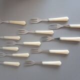 Ivory bakelite handle dessert forks. pack of 12