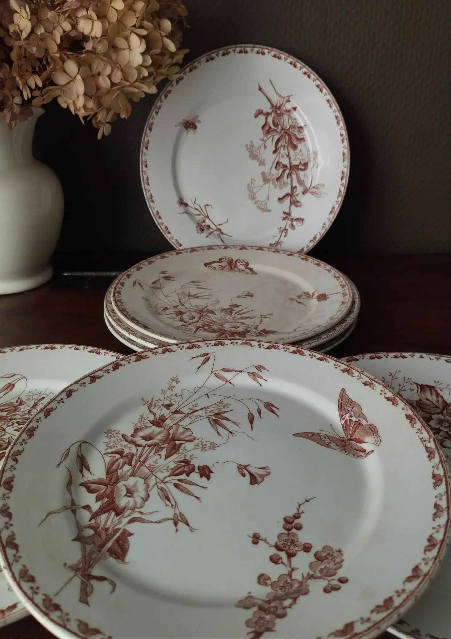 7 flat plates in earthenware from Sarreguemines U&C "Carmen"