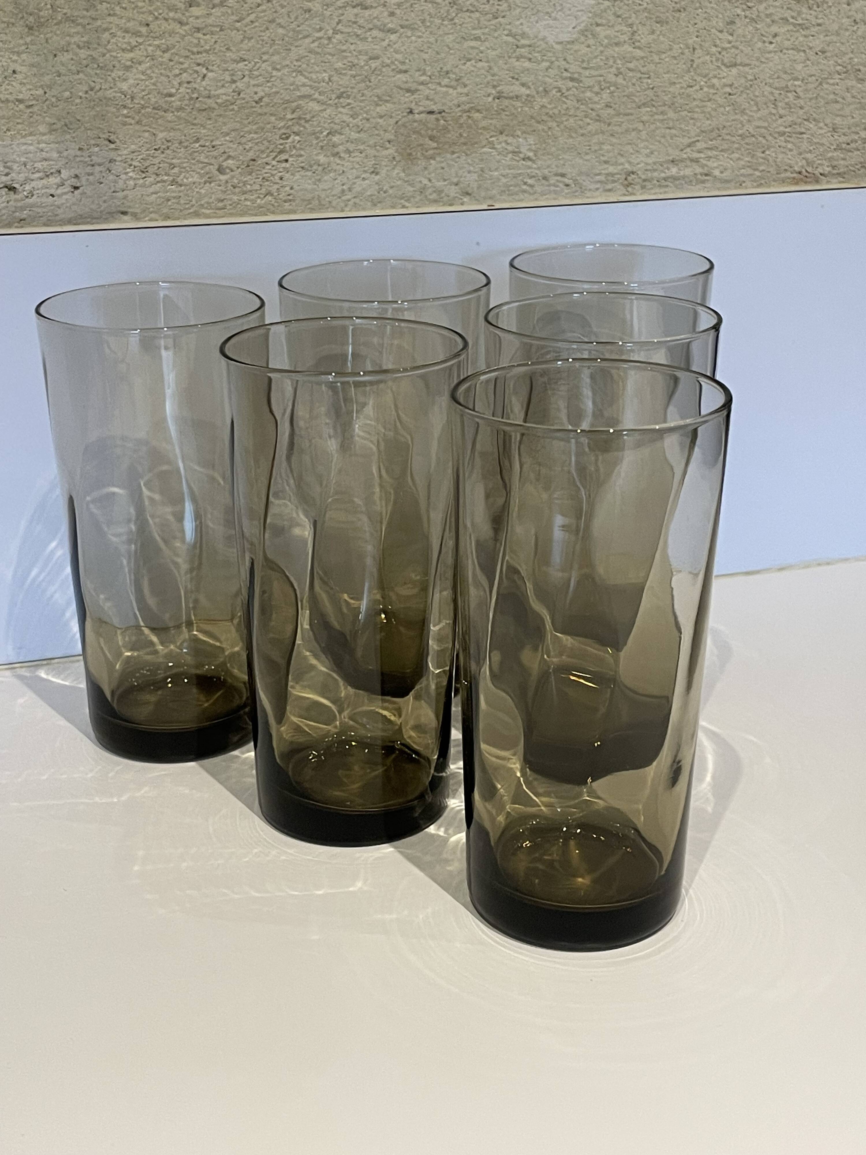 6 grands verres à orangeade années 70 en verre fumé brun