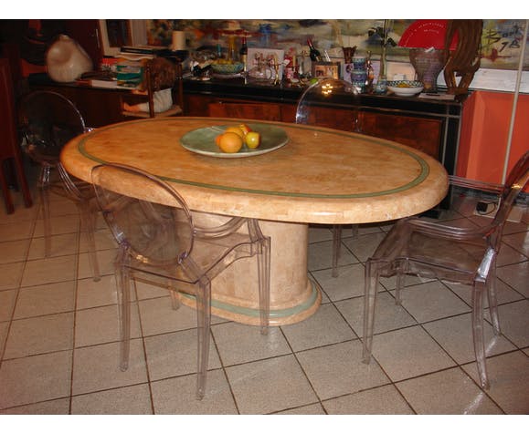 Ovoid table in pink and green travertine, circa 1975