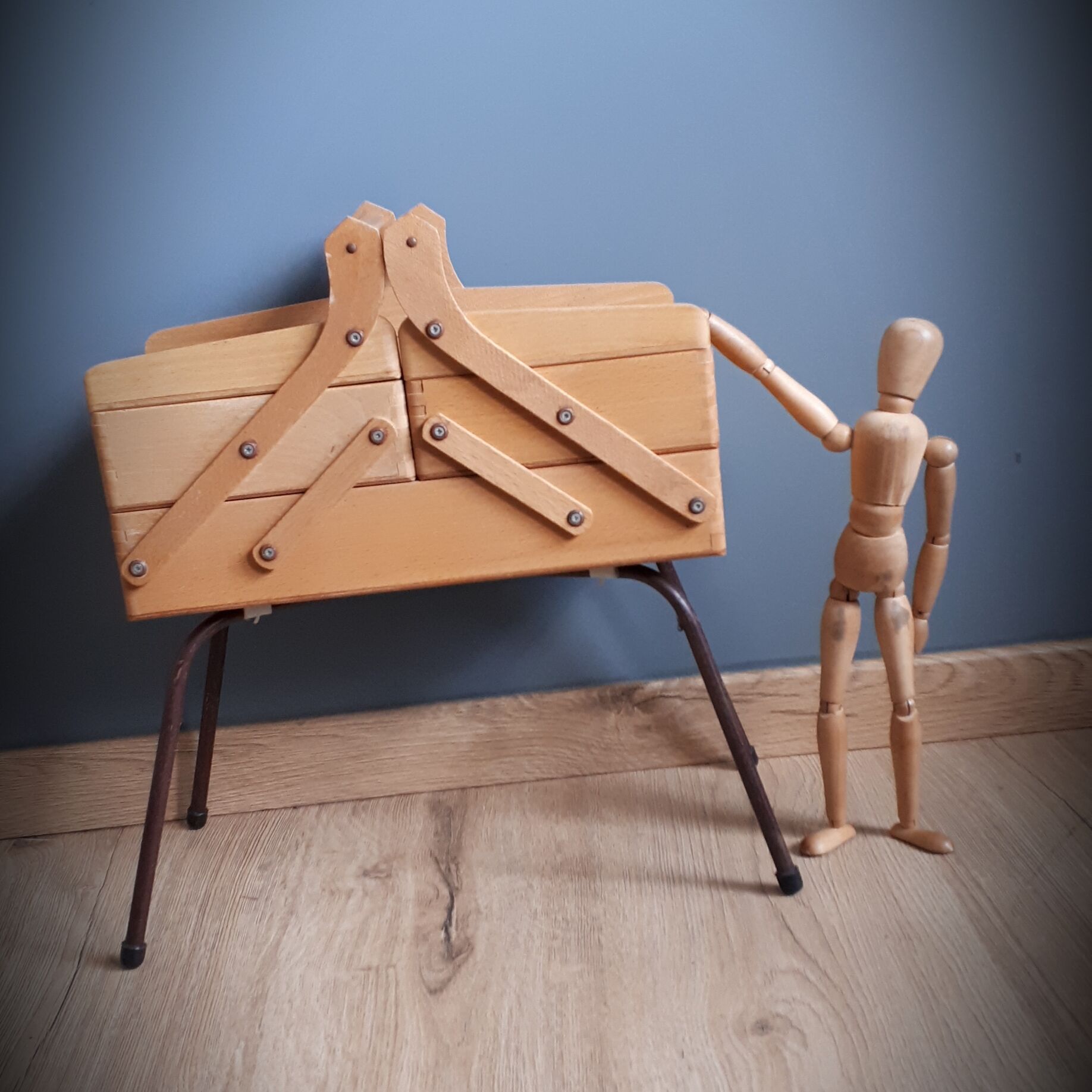 Former sewing worker on feet