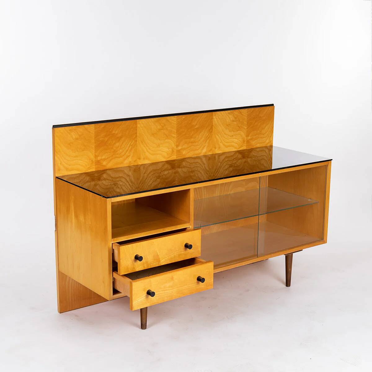 Buffet des années 1970 par Mojmir Pozar