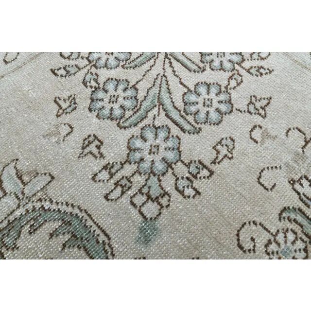 Tapis d'aire vintage persan fait main en laine et coton beige des années 1970 285x362