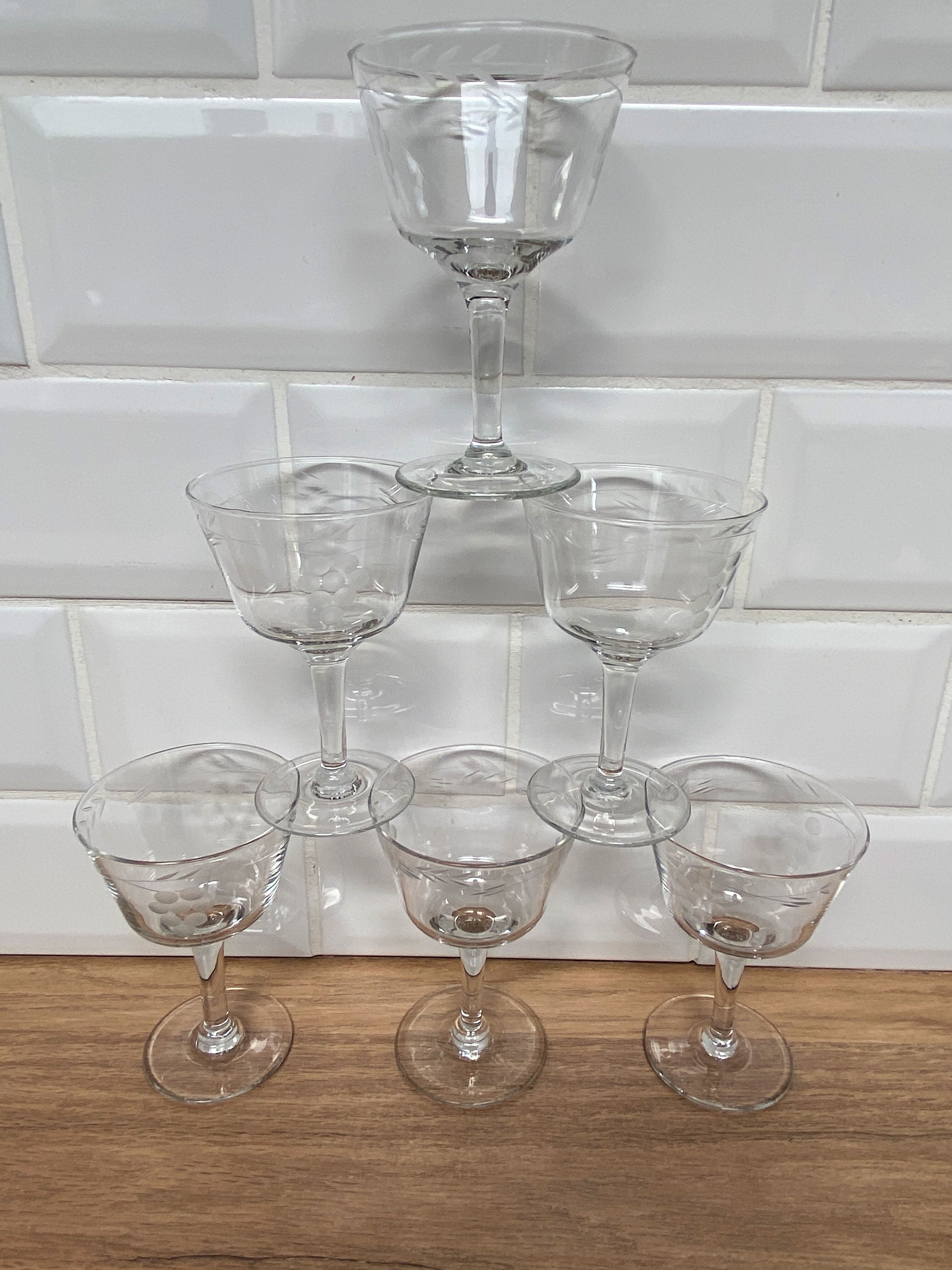 Set of 6 wine glasses in cut glass