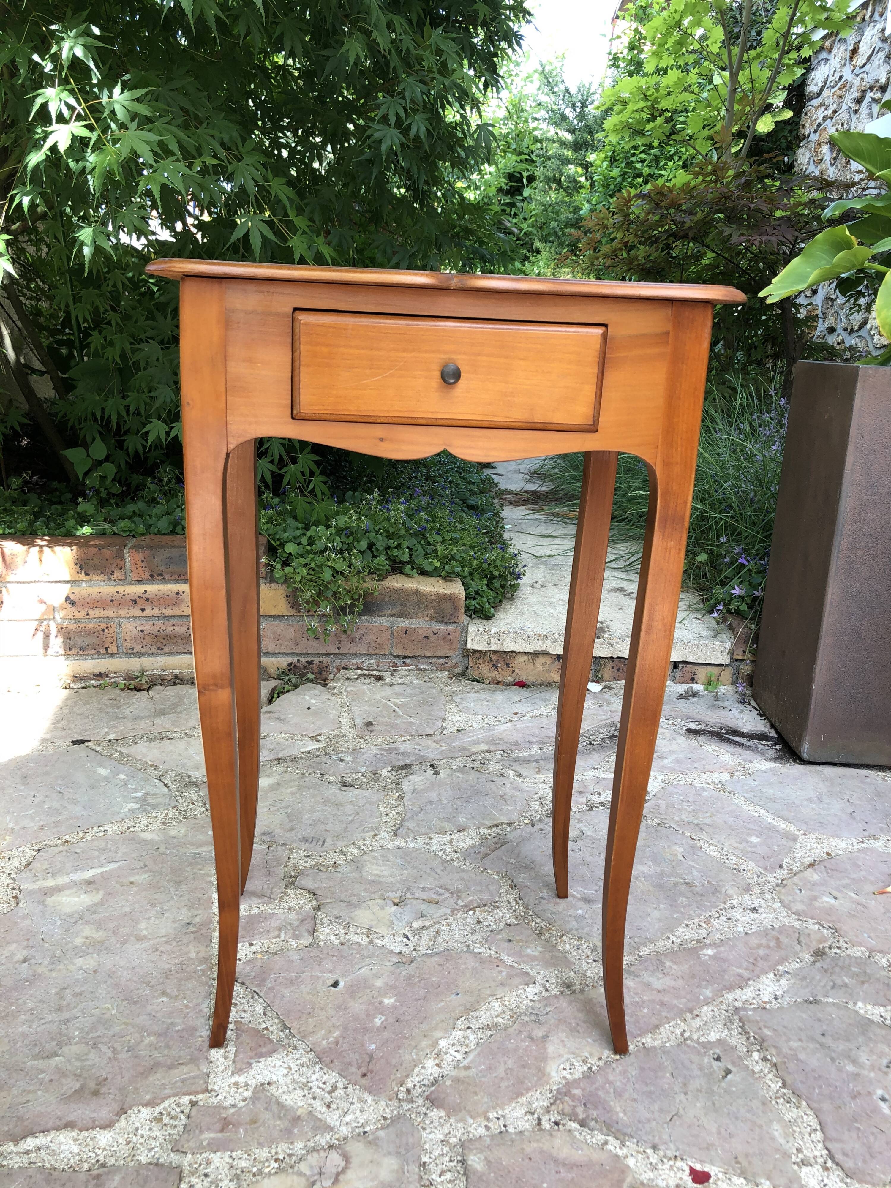 Paire de tables de chevet