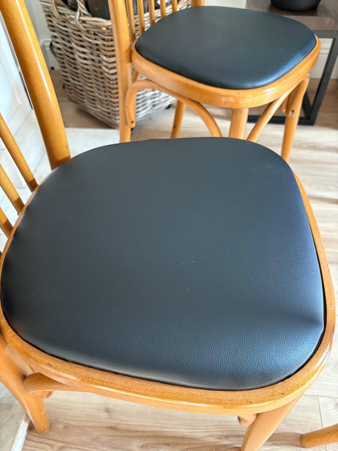 Set of 6 bistro chairs