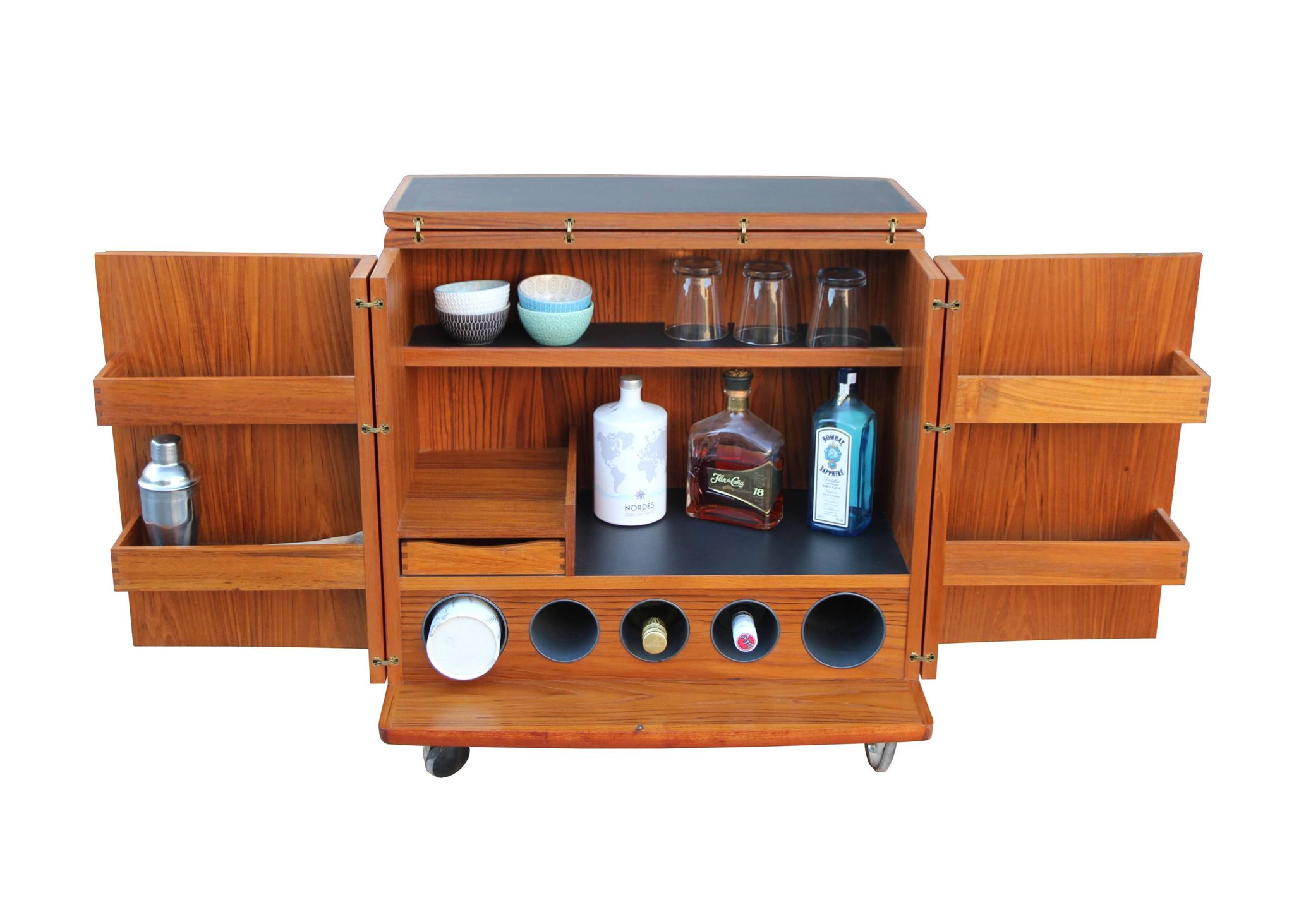 Danish teak bar cabinet by Illum Wikkelsø for CFC Silkeborg, 1960s.
