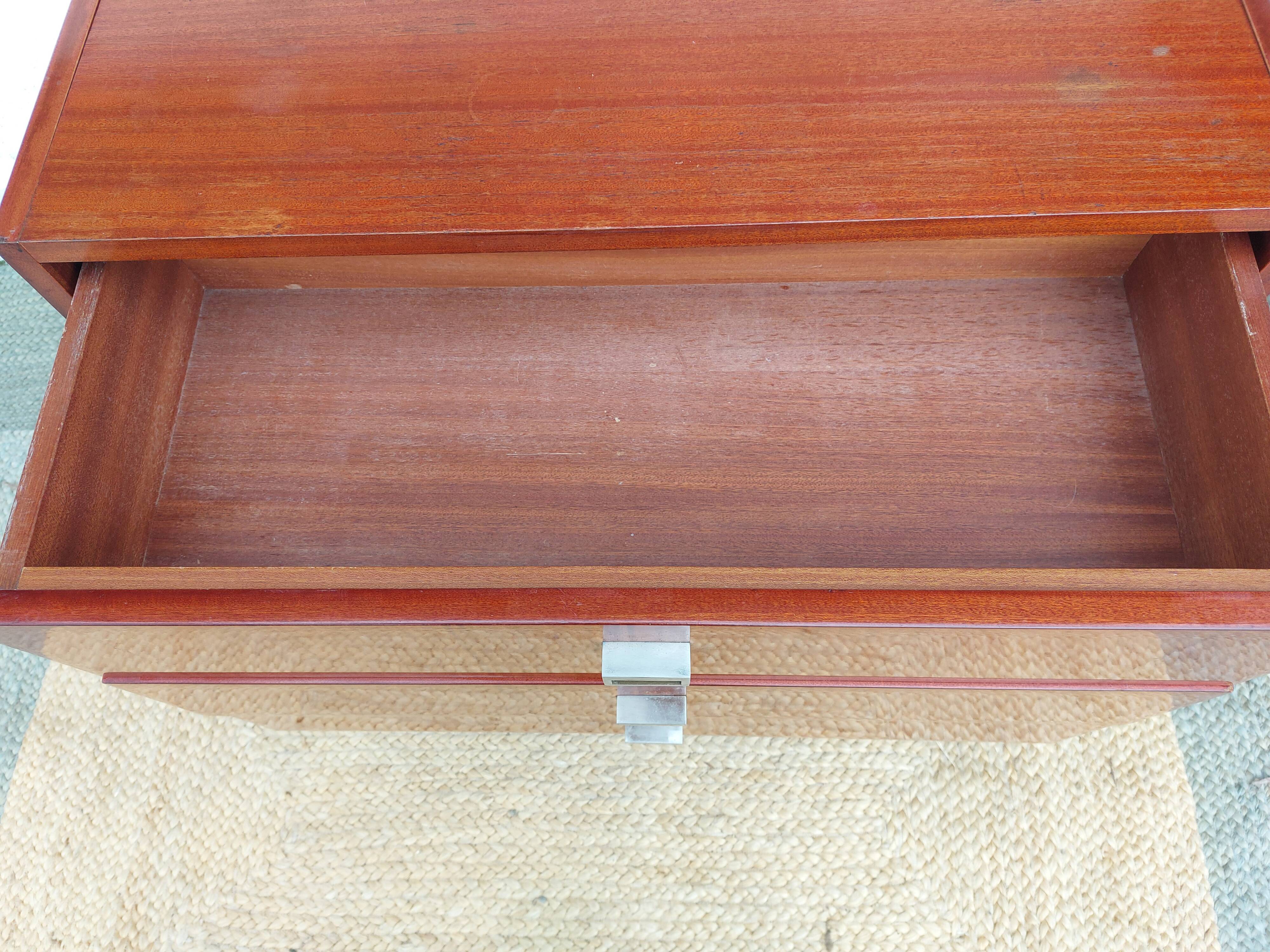 Vintage tapered leg chest of drawers