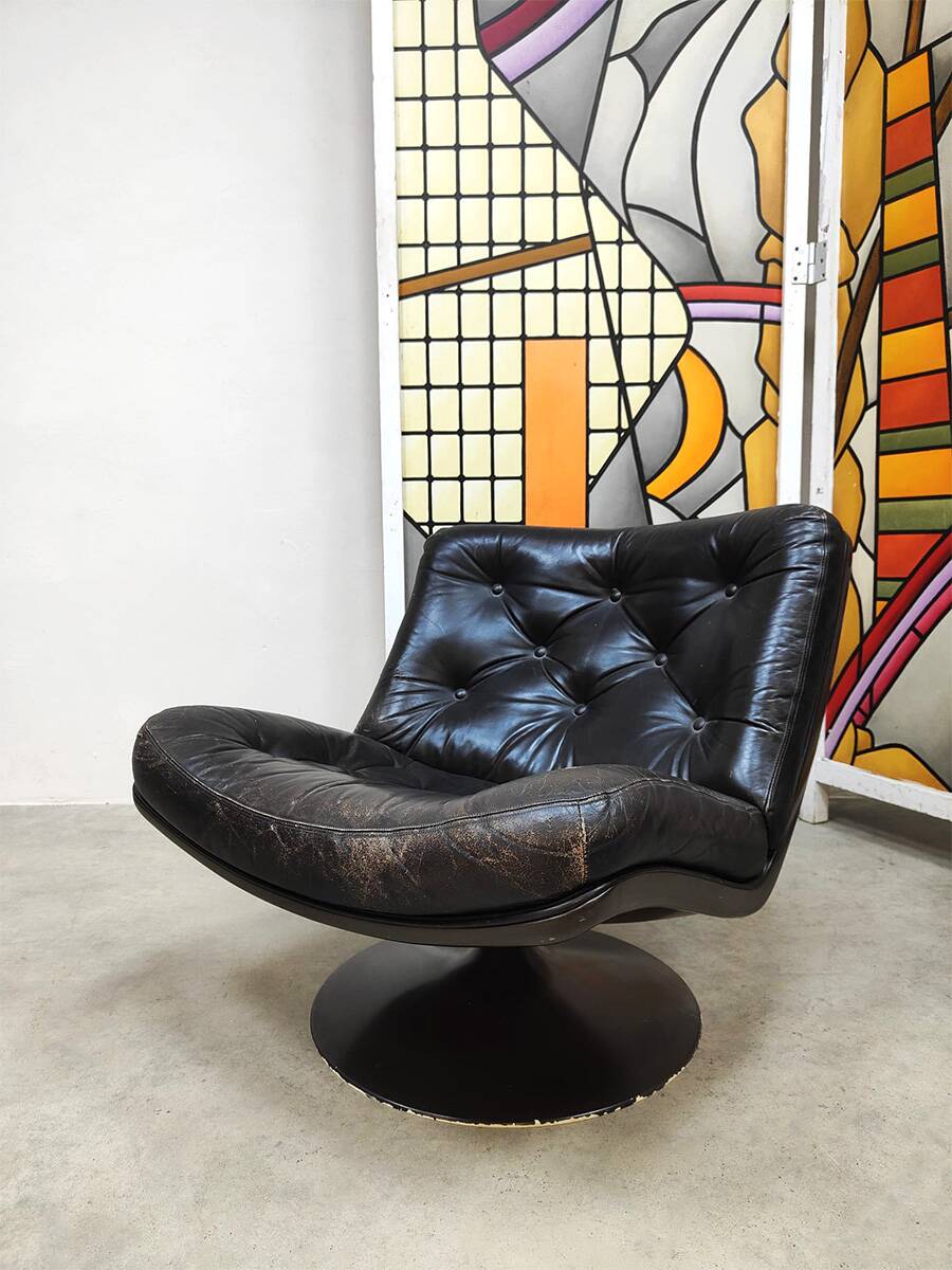 Vintage Dutch design black leather swivel chair Geoffrey Harcourt Artifort