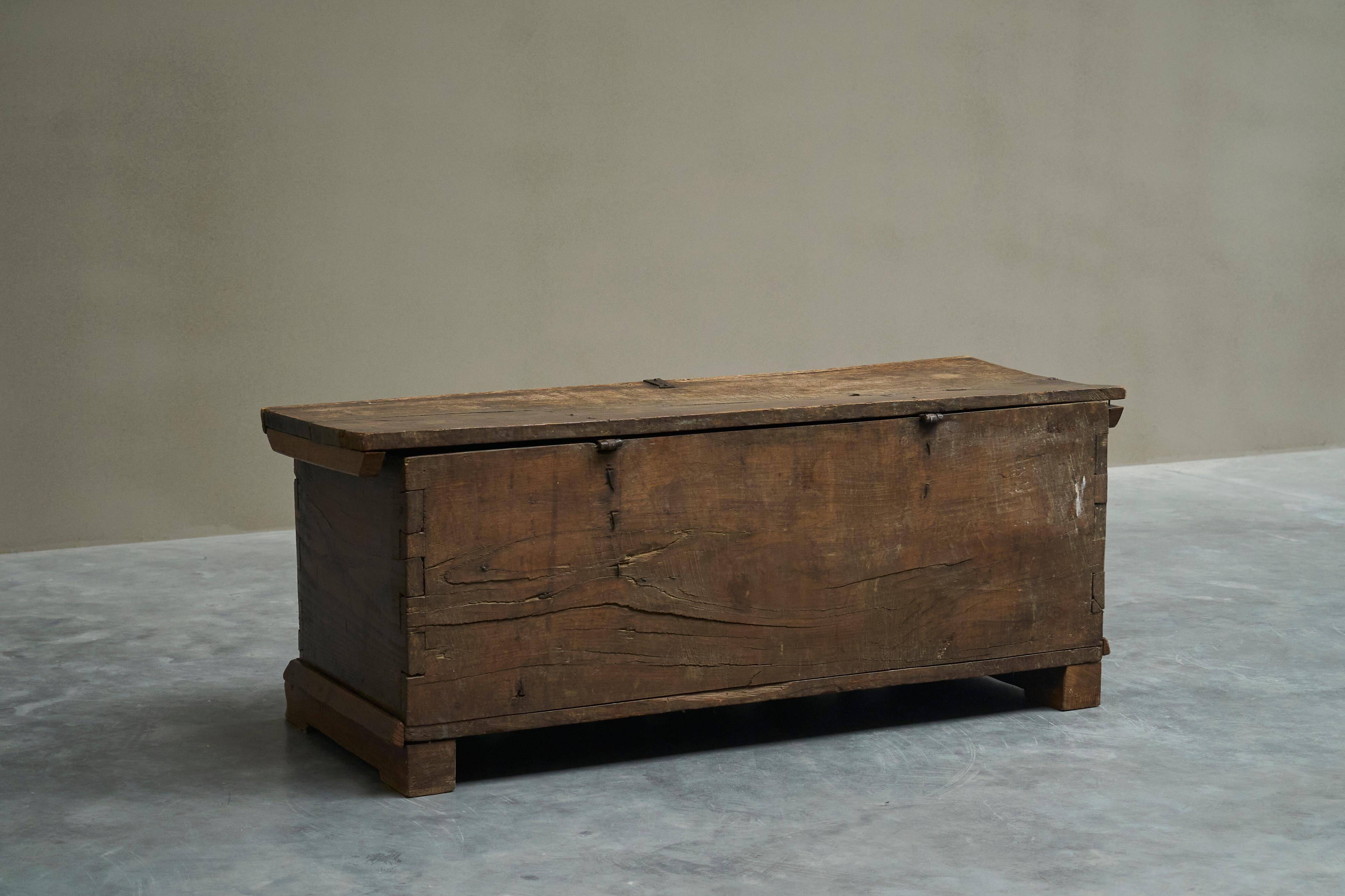 Oak and wrought iron mallet, early 18th century.