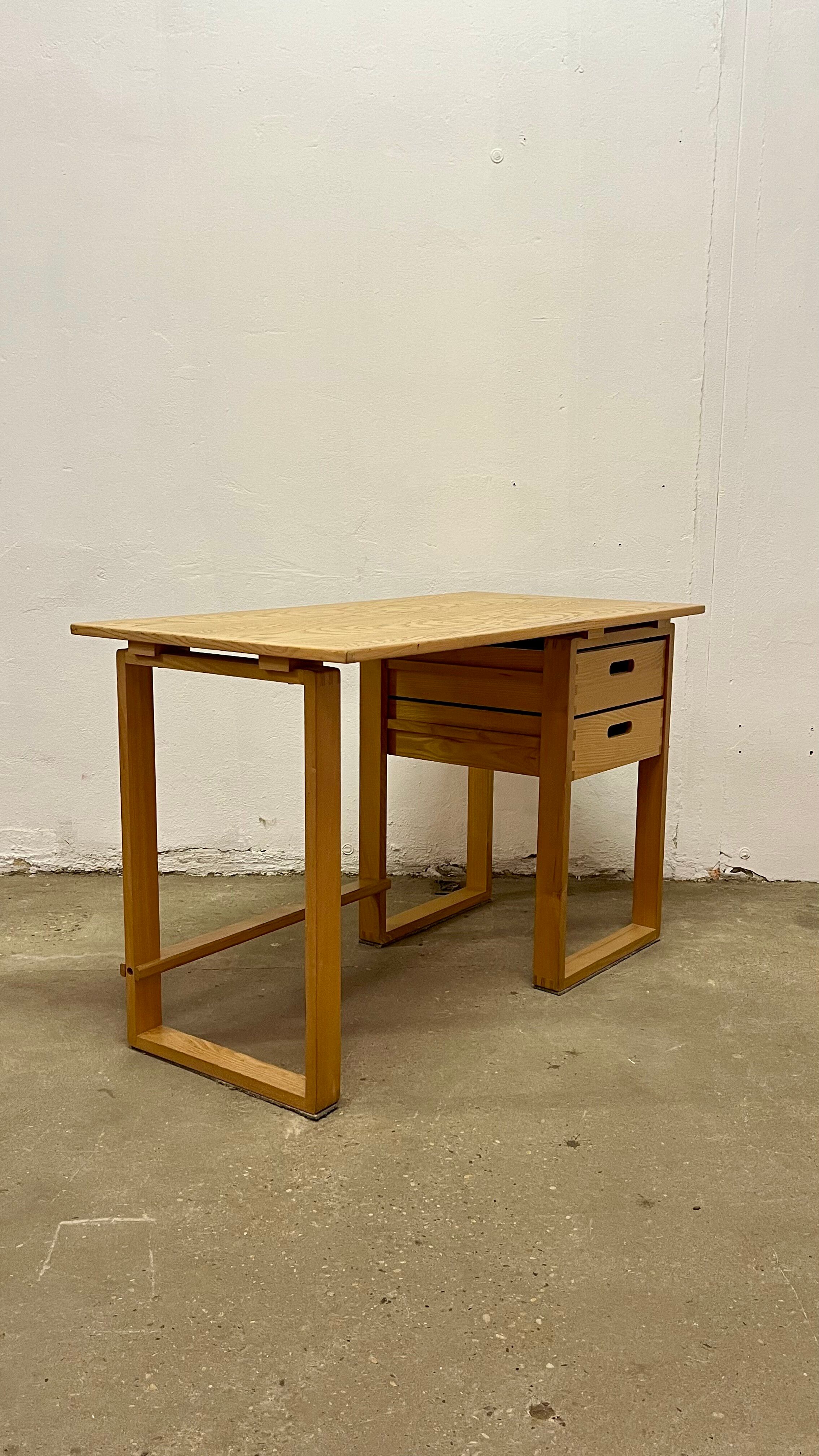 Vintage desk from the 70s/80s.