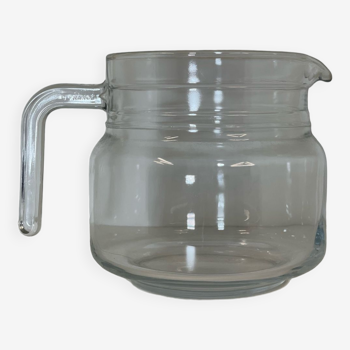 Carafe en verre transparent