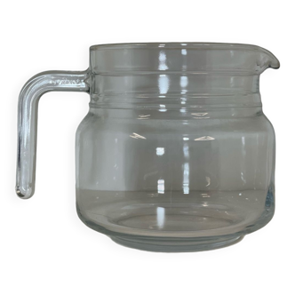 Carafe en verre transparent