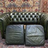 Chesterfield 2-seater green leather sofa from the 1980s