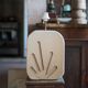 Lampe de table en pierre blanche moderniste, lampe brutaliste