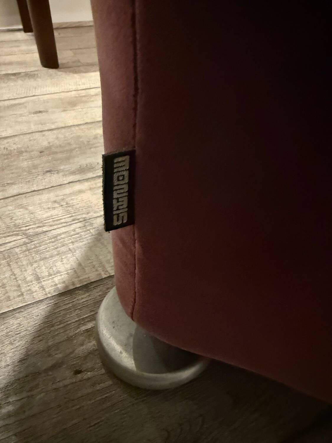 2 Loge armchairs for Montis