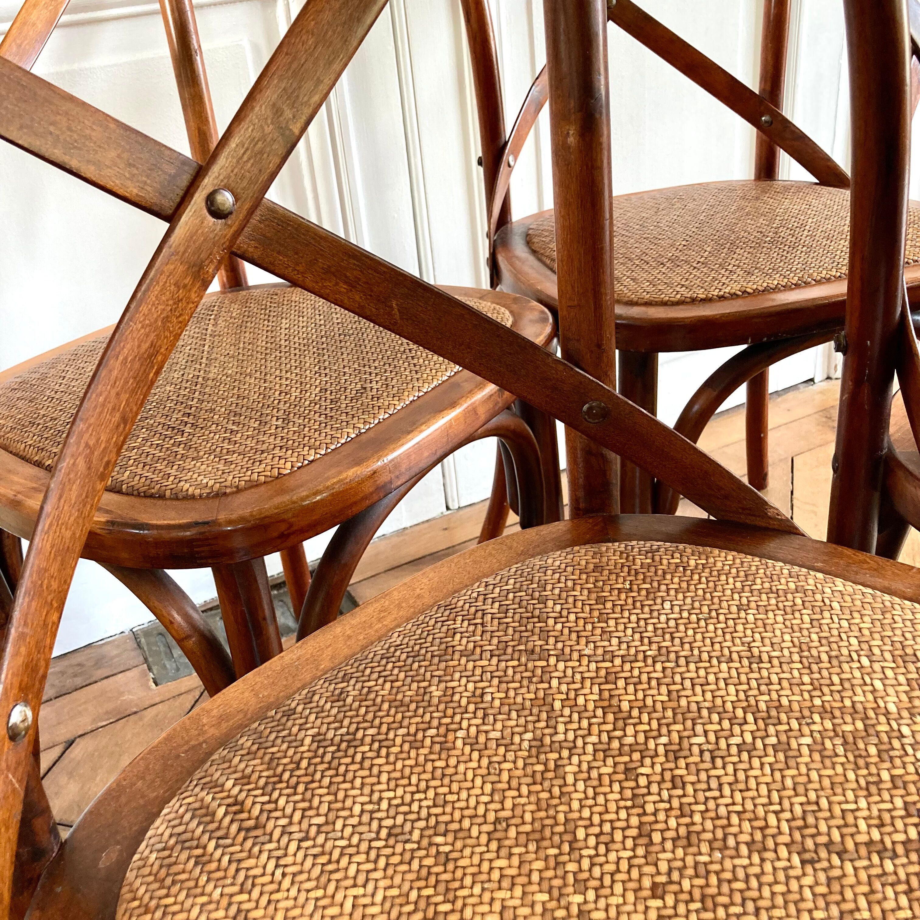4 chaises bois et cannage style bistrot