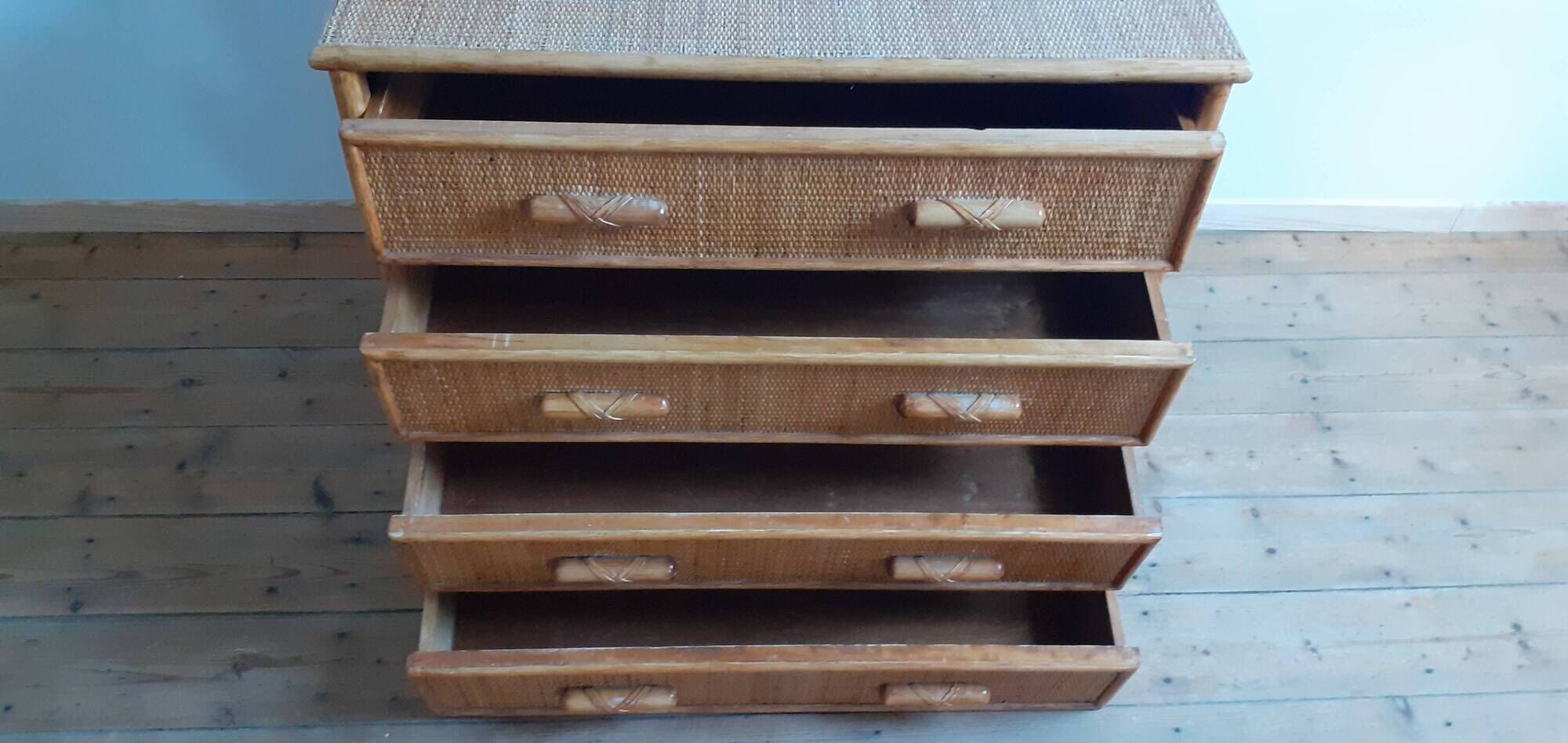 Vintage wicker and rattan 4-drawer chest of drawers