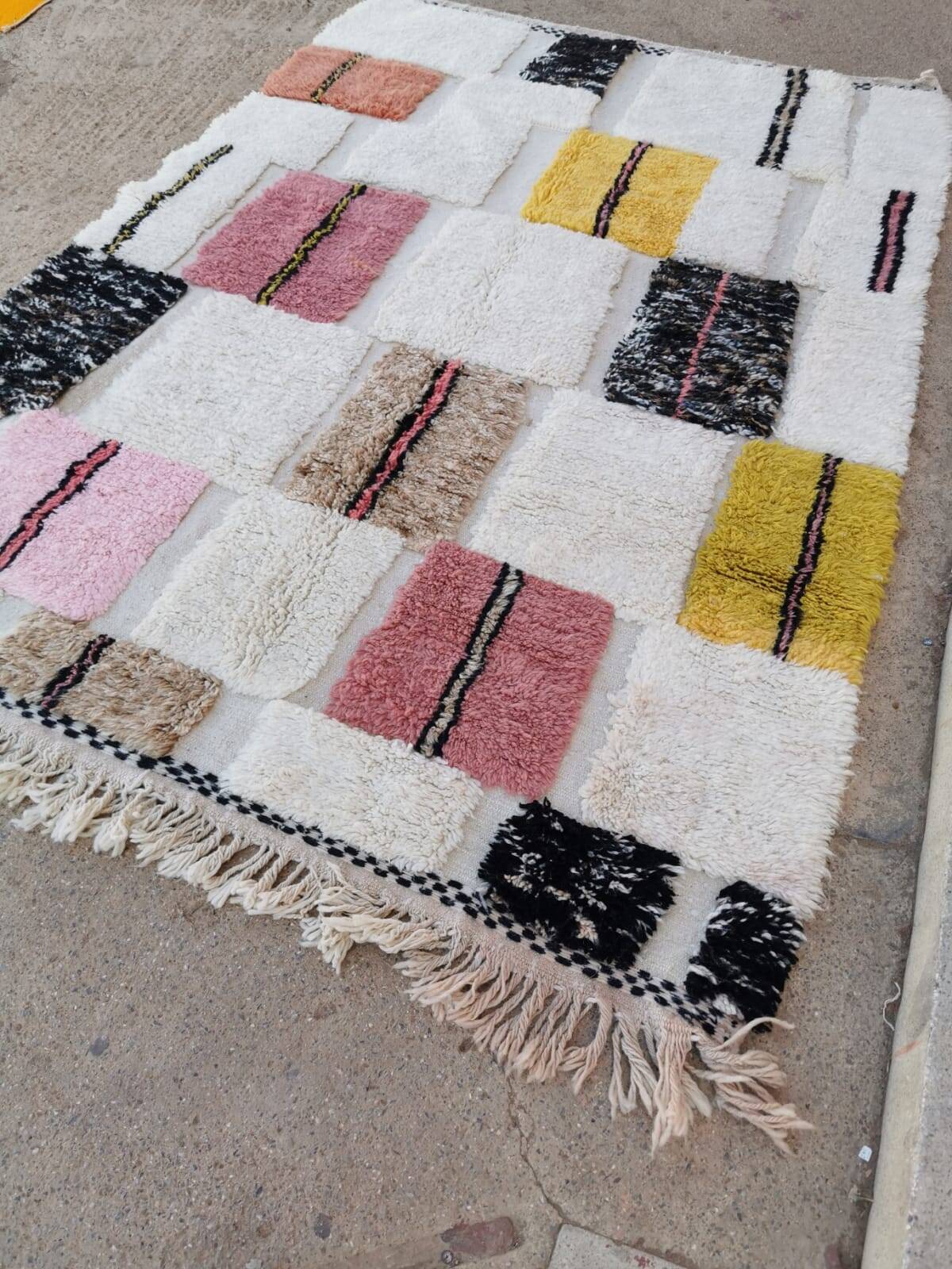 Tapis Beni Ouarain Patchwork – Éclats de Couleurs 250*150 cm