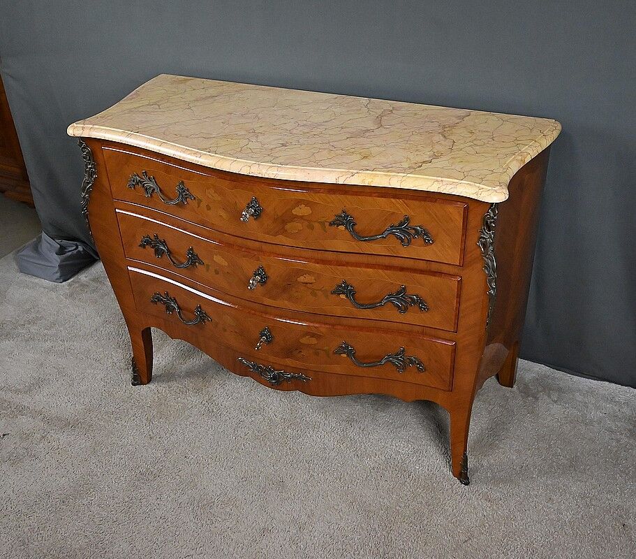 Commode en marqueterie de bois de rose, style Louis XV – 2ème partie XXe